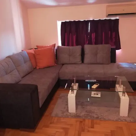 Апартаменти Apartman Junior *